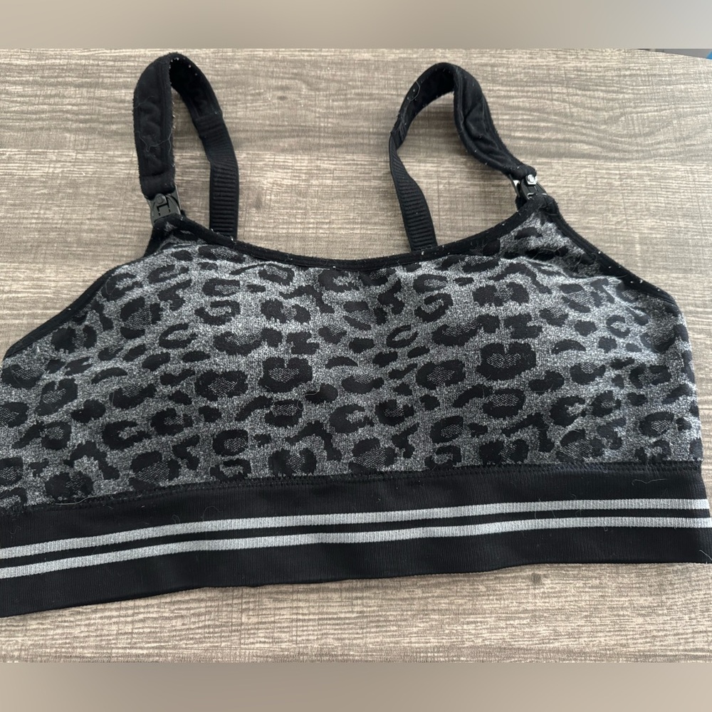 Medium pumping/nursing bra